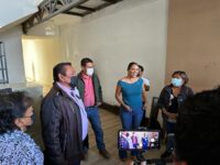 Protestan contra el director del CECYTEO en Cuicatlán de oficio restaurantero