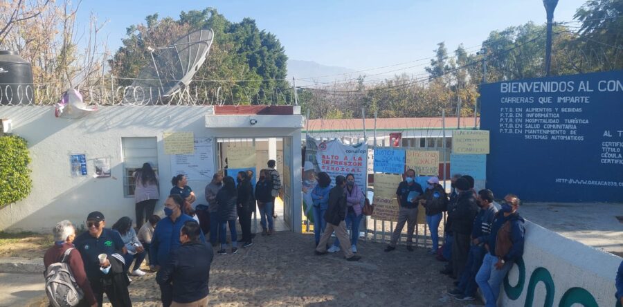 Sindicato independiente del Conalep en paro de labores