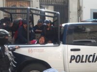 Retiran a Lorena Merino y a sus acompañantes del Palacio de Gobierno