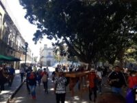 Desalojan a pobladores de Xiacui del Palacio de Gobierno