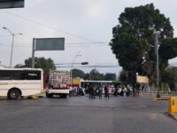 Pese a la atención a las demandas de egresados normalistas realizan bloqueos en la capital