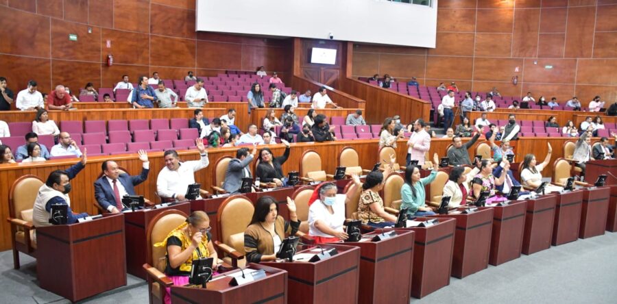 Diputados de la coalición “Juntos hacemos historia”, llaman al legislador Freddy Gil a conducirse debidamente