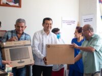 Promueve Luis Alfonso Silva Romo la educación y cultura en el mercado 20 de noviembre