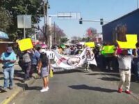 Protestan contra mototaxis piratas en Santa Rosa Panzacola