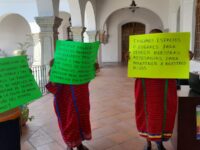 Protesta Lorena Merino en el palacio municipal de Oaxaca de Juárez