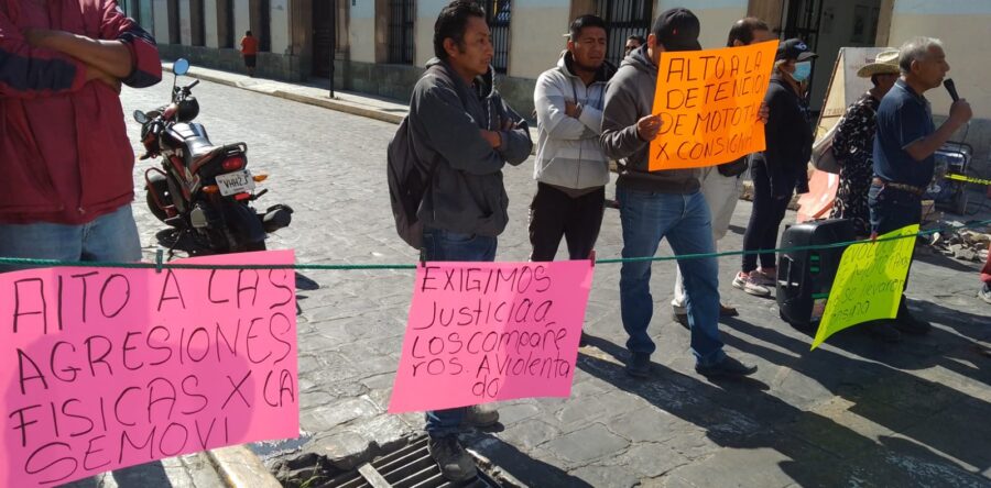 Para exigir la liberación de mototaxis bloquean calles del Centro de la Ciudad