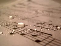 Cinco canciones optimistas para estos días de lluvia | Ismael Ortiz Romero Cuevas