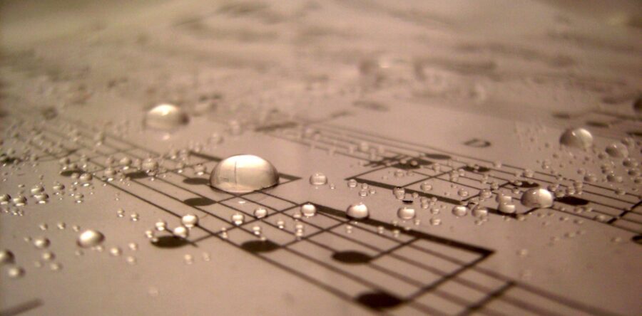 Cinco canciones optimistas para estos días de lluvia | Ismael Ortiz Romero Cuevas