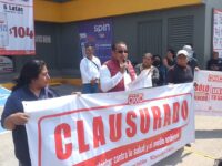 Clausuran de manera simbólica la tienda Oxxo de 5 Señores