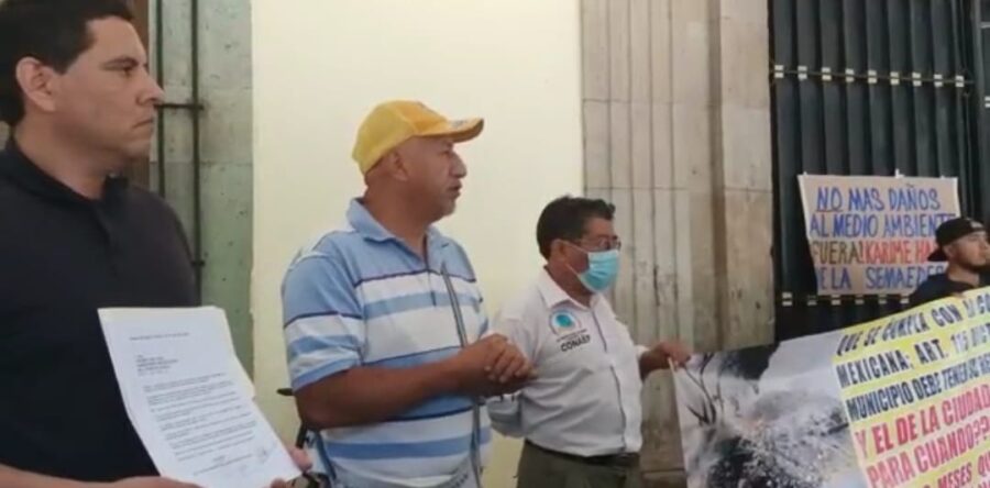 Protestan ambientalistas en el Palacio de Gobierno