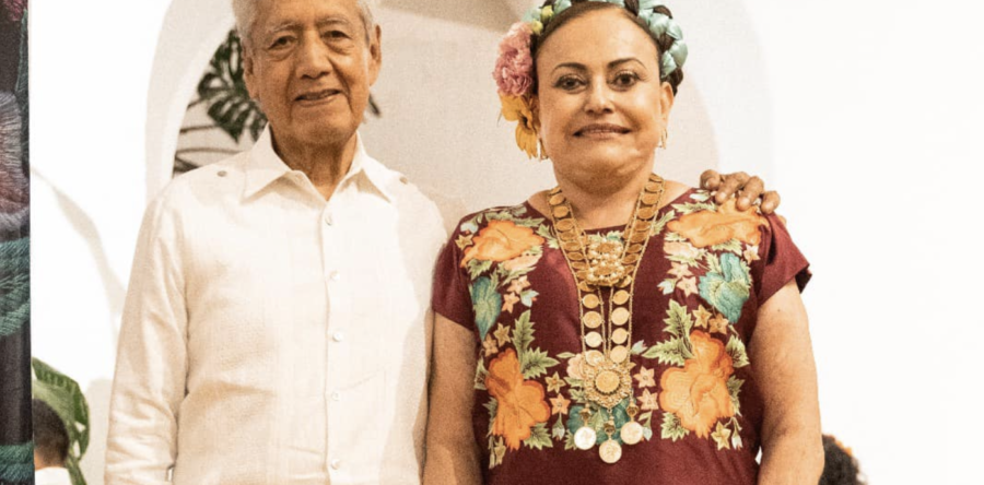 Reconocimiento a doña Martina Escobar; amor con amor se paga | Alfredo Martínez de Aguilar