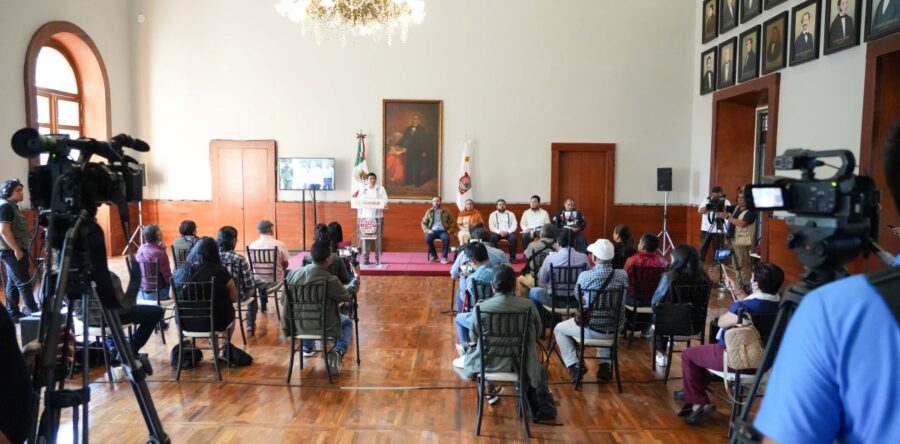 Llama Salomón Jara a la Sección 22 a transformar juntos la educación en Oaxaca