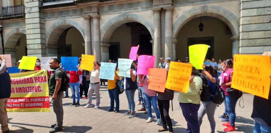 Exigen seguridad para los docentes que laboran en Santiago Amoltepec