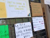 Por cambio de sede protestan trabajadores del Cecyteo