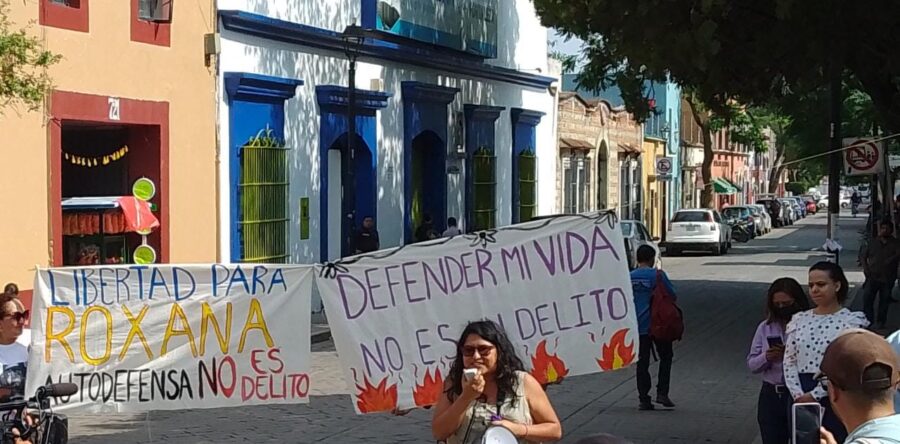 Protestan mujeres en Oaxaca piden justicia para Roxana