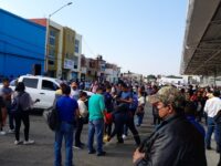 Sección XXII protesta en la terminal del ADO y Aeropuerto de Oaxaca