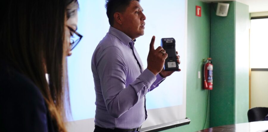 Capacita Sefin a personal de los módulos de cobro con tarjeta