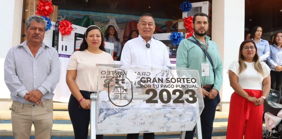 Premia Ayuntamiento de Xoxo a contribuyentes cumplidos