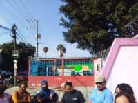 Protestan docentes del CAM 1 por conflicto con su sindicato