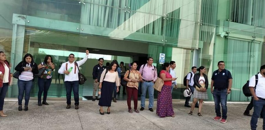 Continúa la Sección XXII con su protesta en la capital del estado