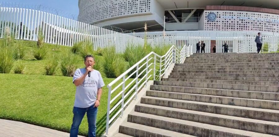 Protestan organizaciones sociales en la sede del Poder Judicial de la Federación