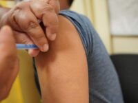 Continúa vacunación a menores de edad contra Covid-19