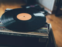 Los cinco discos latinos (no necesariamente en español) con las mayores ventas | Ismael Ortiz Romero Cuevas