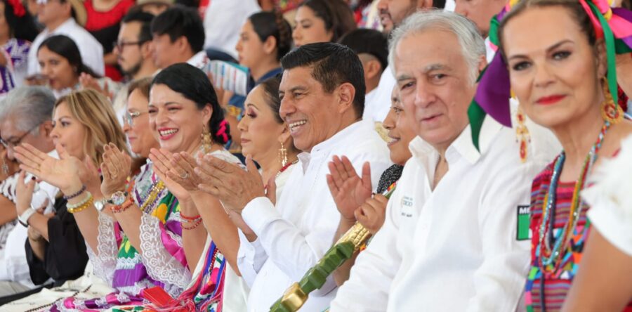 Gobierno de activistas consigue gobernabilidad en Guelaguetza || Alfredo Martínez de Aguilar