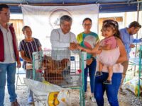 Continúa la entrega de Módulos Pecuarios en la modalidad de Granja Avícola Familiar
