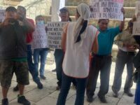 Jubilados y pensionados exigen el pago de finiquitos y seguros de vida