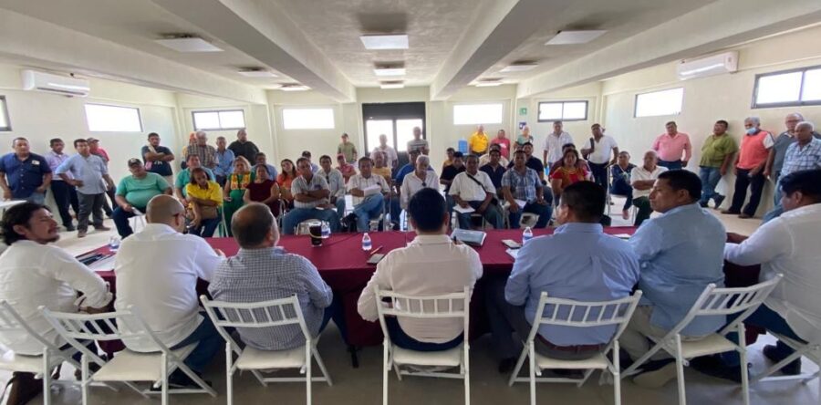 Atiende Sego a transportistas del servicio de taxi en el Istmo