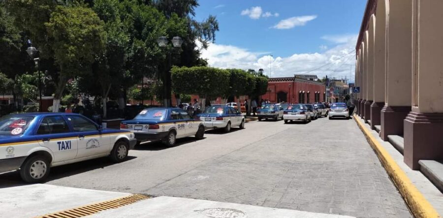 Exigen el esclarecimiento del asesinato de un taxista en Huajuapan