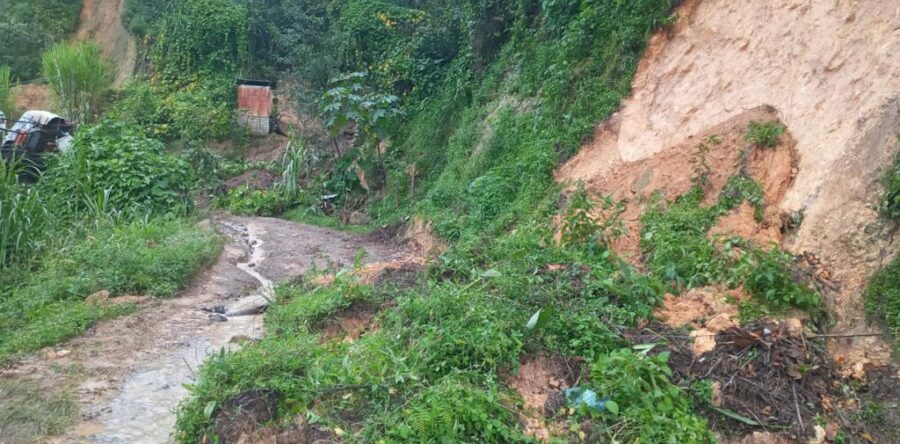 Fuertes lluvias deja grandes afectaciones en Santiago Atitlán, Mixe