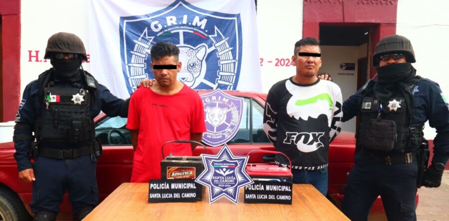 Detenidos con auto robado en Santa Lucía del Camino