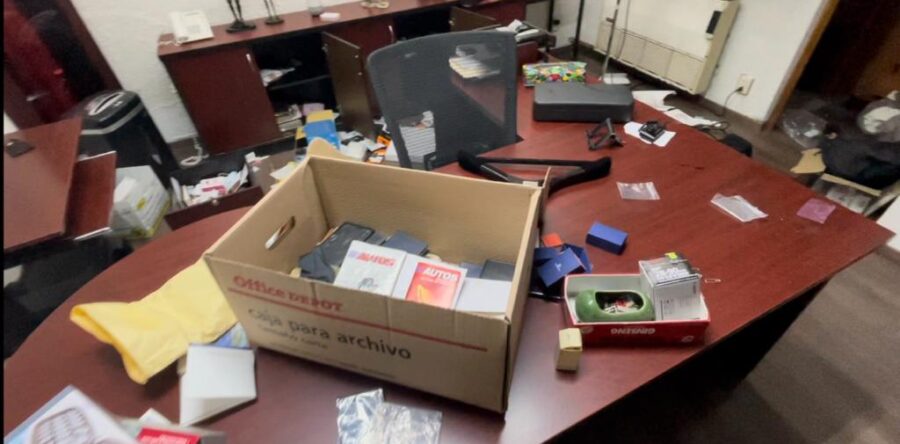 “Mano negra” atenta contra los medios de comunicación || Alfredo Martínez de Aguilar