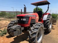 Compañía Minera Cuzcatlán entrega tractor a organización de productores agrícolas en San José del Progreso
