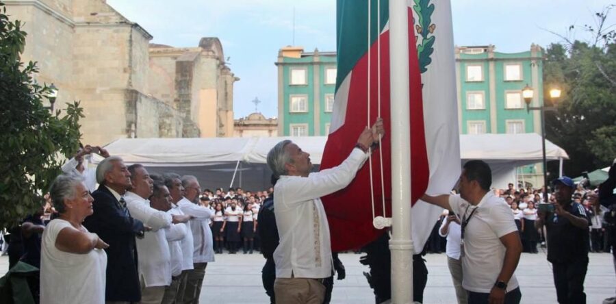 Educación, el camino para los cambios en el país: rector de la UABJO