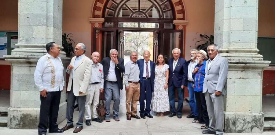 ¿Y por qué ustedes…? La lección de dignidad del rector Márquez Uribe || Alfredo Martínez de Aguilar