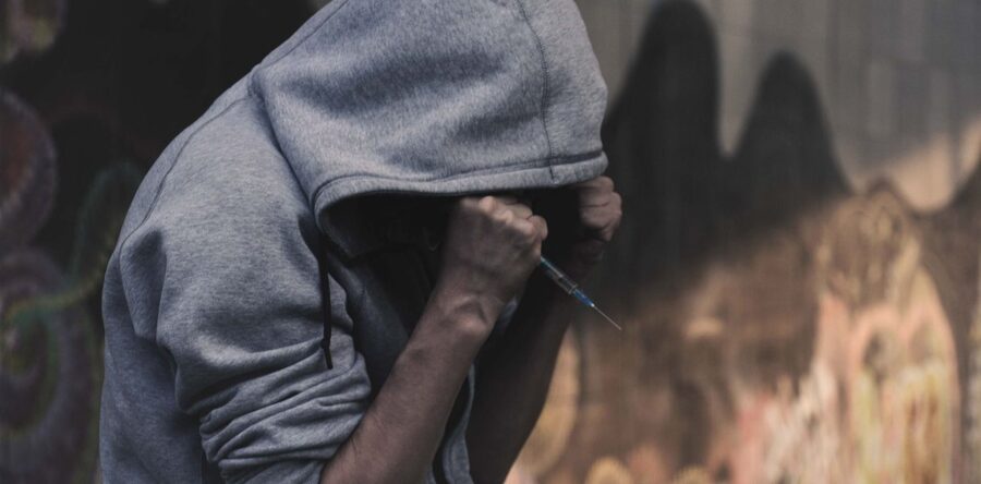 El problema está en los adictos que exigen la droga, no en los narcos || Carlos Ramírez