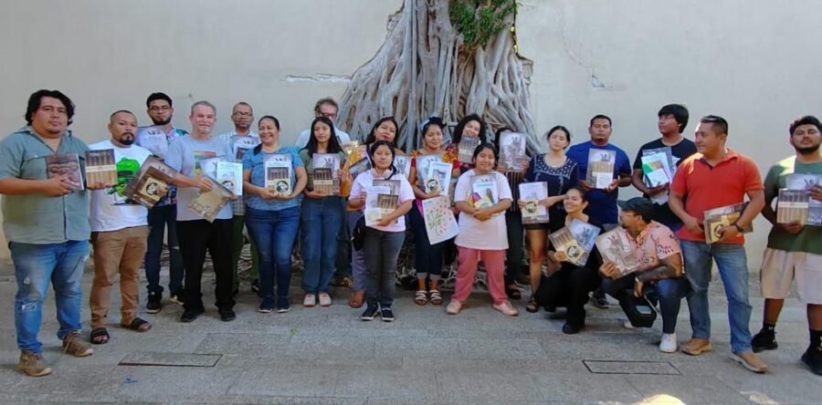 UABJO recibe acervo en zapoteco, por parte de amigos del IAGO y Centro Fotográfico “Álvarez Bravo”