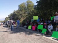 Continúa cerrado Monte Albán por conflicto con vendedores ambulantes