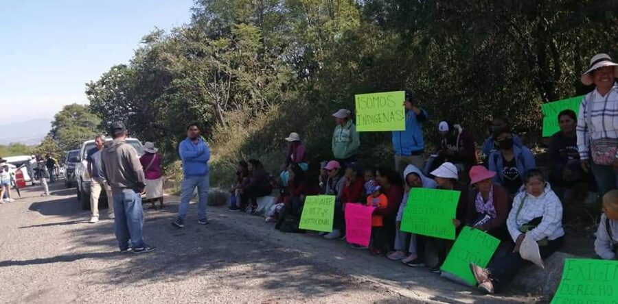 Continúa cerrado Monte Albán por conflicto con vendedores ambulantes