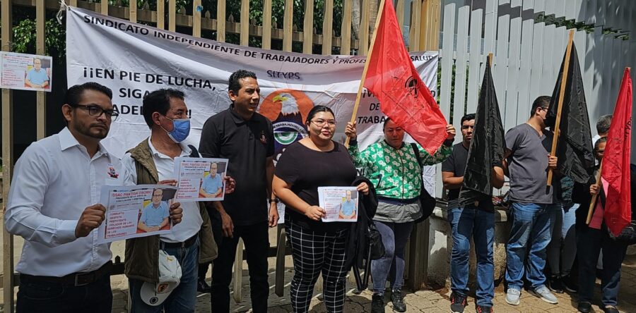 Miembros del SITYPS protestan en la Junta de Conciliación y Arbitraje