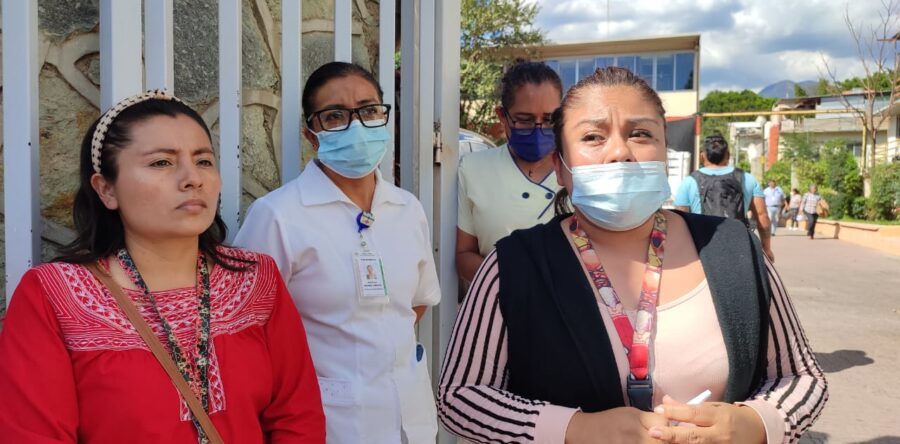 Trabajadores del hospital general Dr. Aurelio Valdivieso continúan con su protesta