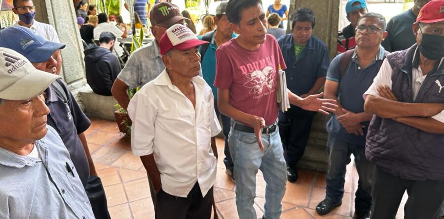 Protestan aseadores de calzado en el municipio de Oaxaca de Juárez