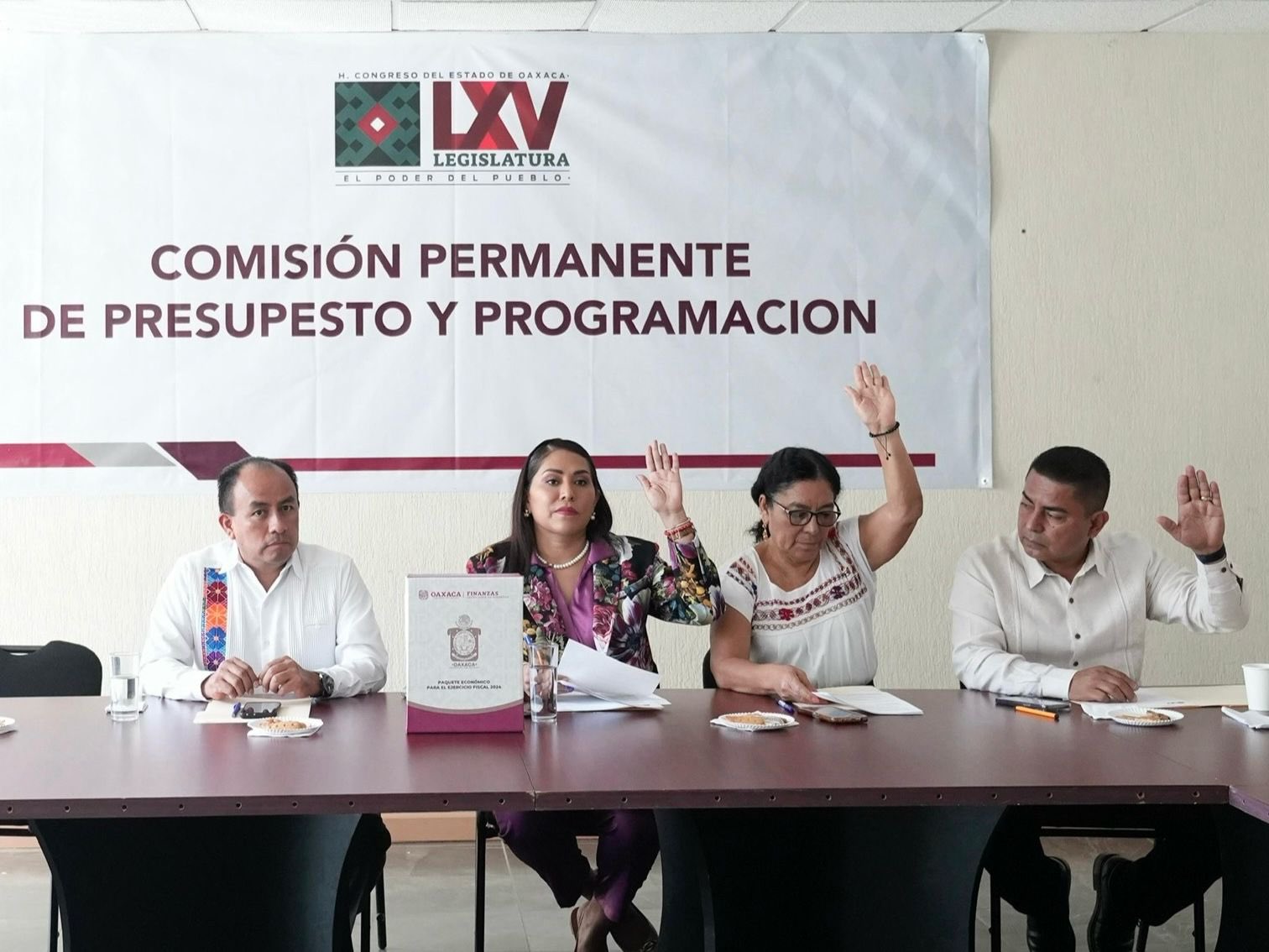 Va “tijerazo” de 24% a estímulos salariales de trabajadores del Gobierno de Oaxaca; Jara no solicitó nueva deuda pública para 2024
