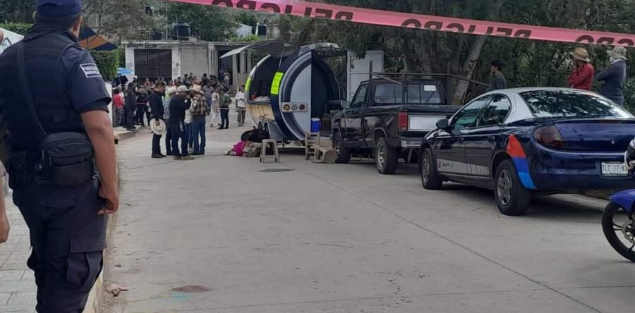 Atacan a balazos a familia en Santiago Huajolotitlán