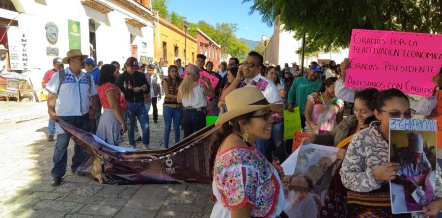Protestan artesanos en la capital oaxaqueña; exigen espacios