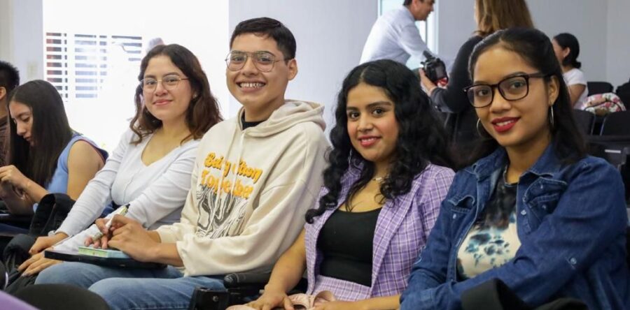 Hoy inician vacaciones 26 mil estudiantes de la UABJO