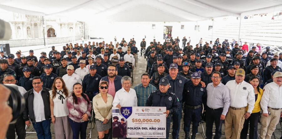 Con estímulos económicos y uniformes reconoce Ayuntamiento trabajo y resultados de Policía Municipal